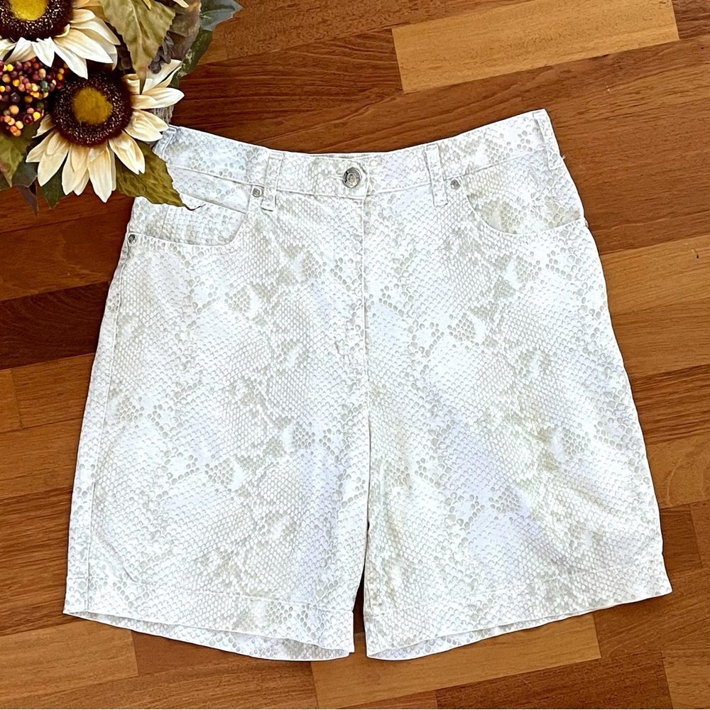 MASTERS by ALASKA Golf Shorts Women's SIZE 42 US 8 Platinum Python Snake Print